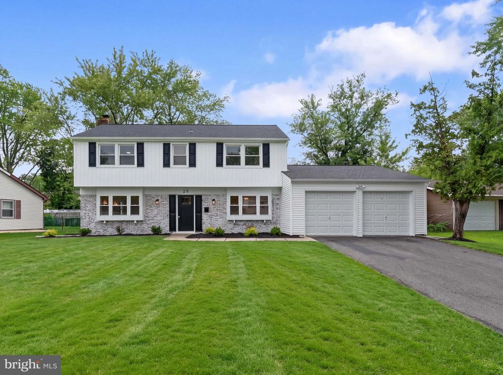 25 Eagen Ln, Willingboro, NJ
