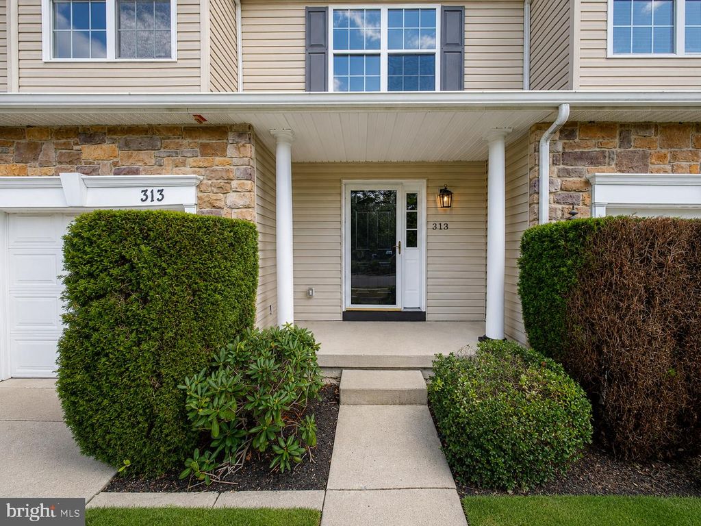 313 Hidden Dr, Blackwood, NJ