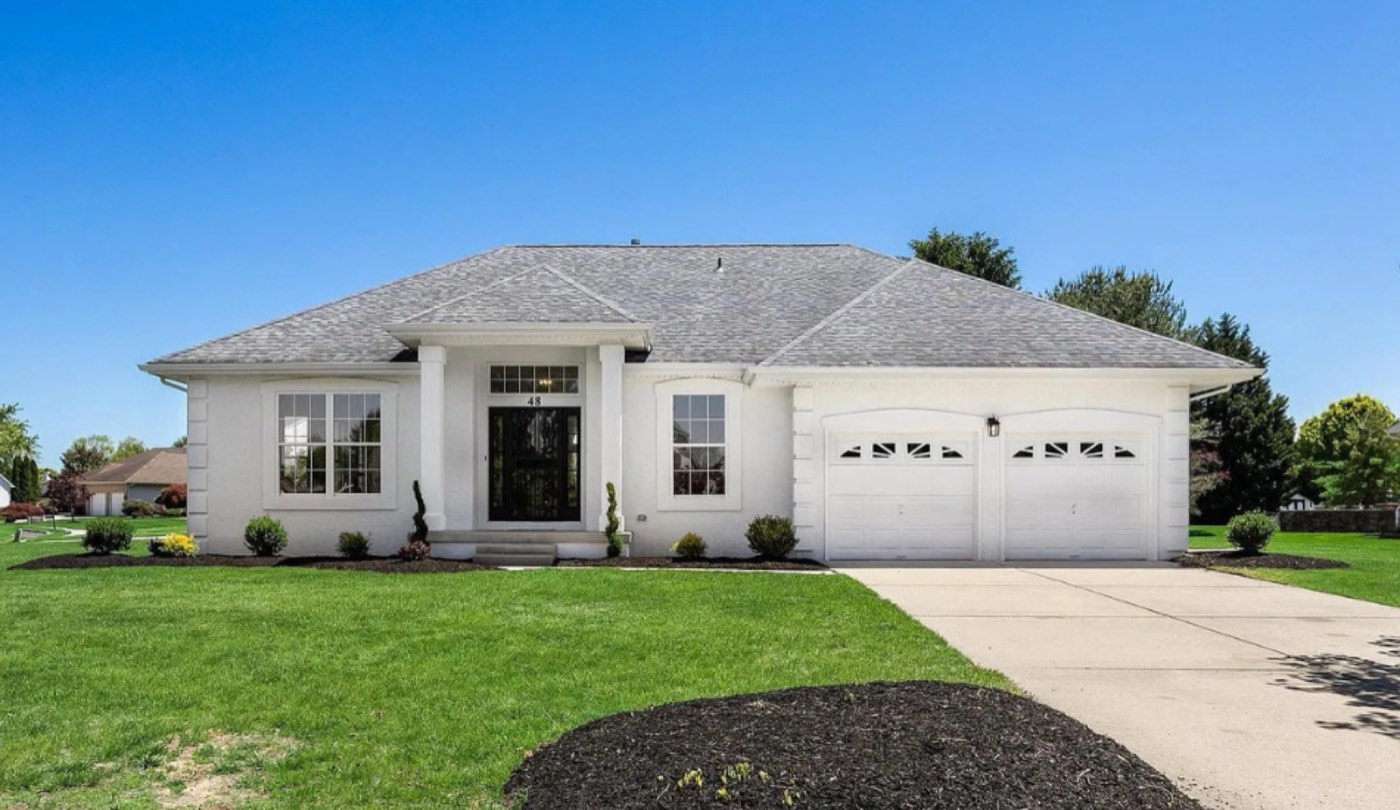 48 Parry Dr, Hainesport