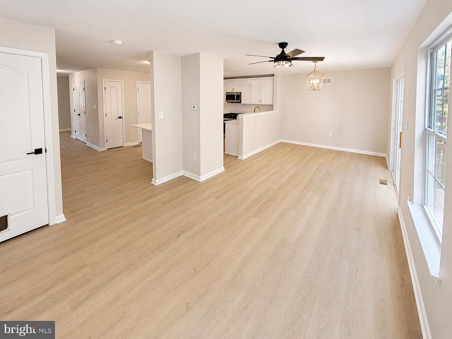 313 Hidden Dr, Blackwood, NJ photo 4